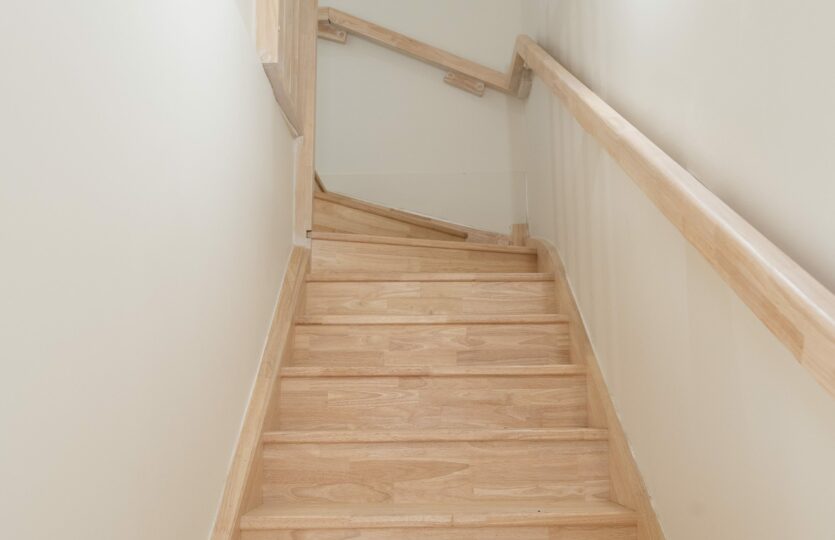 escalier accès 1er étage