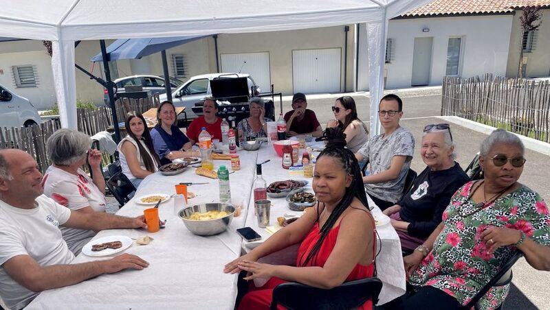 FÊTE DES AMIS A LA NOUVELLE RÉSIDENCE INTERGÉNÉRATIONNELLE DE VILLASAVARY