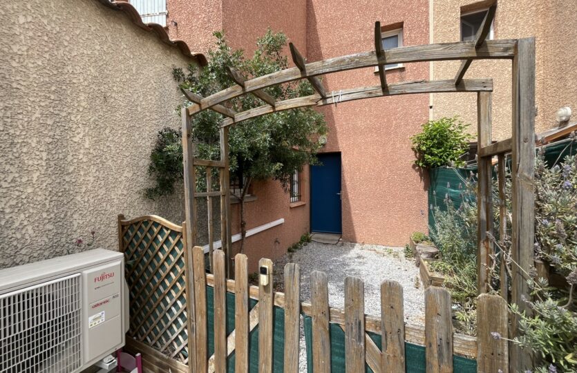 JARDINET DEVANT DE PORTE